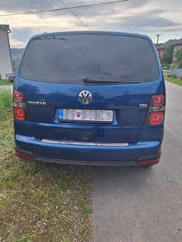 Volkswagen Touran Cross - 3