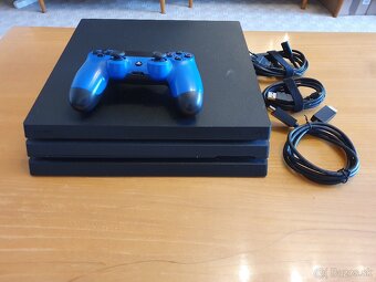 Predám Playstation 4 PRO 1TB + 1 joystick + hra - 3