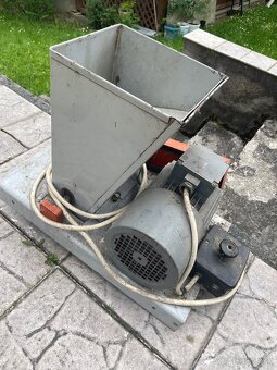 Tovarenský mlynček na ovocie - 3