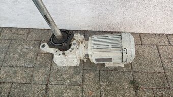 Elektromotor s prevodovkou - 3