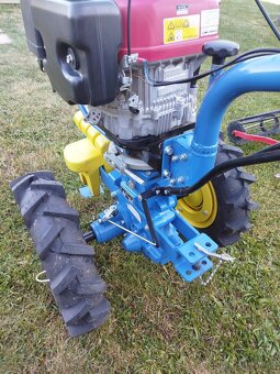 Predám  malotraktor Agzat  PROFI DIF Honda GXV 390 - 3