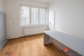 Predaj 3 izbový byt v centre Piešťan 106m2 + pivnica 13m2 - 3