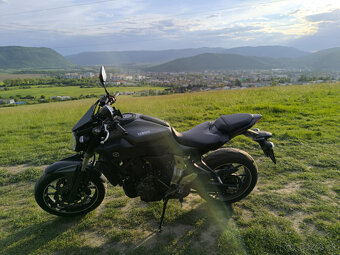 yamaha mt 07 - 3