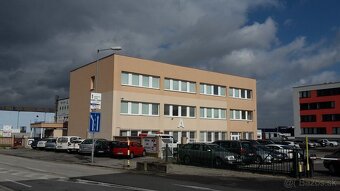Administratívna budova na predaj, v blízkosti diaľničného ob - 3