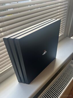 PS 4 pro 1TB - 3