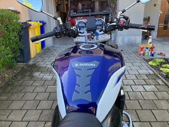Suzuki GSX 1400 - 3