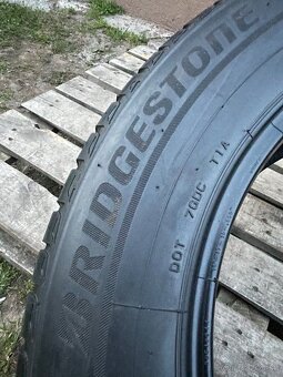 Bridgestone 235/60 R18 - 3