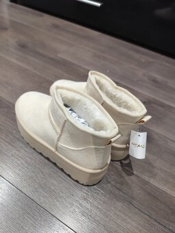 Nové dámske  béžové snehule - 3