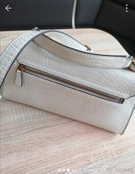 Dámska kabelka Guess - 3