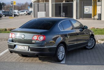 Volkswagen Passat 3.2 V6 Highline DSG 4-Motion - 3