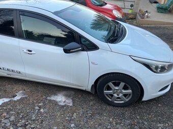 Kia ceed rok 2013 motor 1,6 crdi - 3