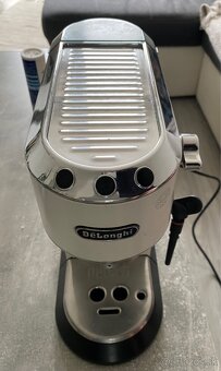 Pákový kávovar DeLonghi Dedica - 3