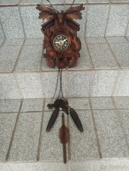 Kukučkove hodiny,žehlička na uhlie, monchichi,gitara cremona - 3