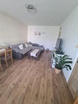 3-izbový priestranný ( 82m2) byt s balkónom v Brusne- Zámlyn - 3