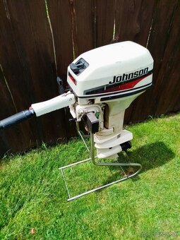 ZÁVESNÝ LODNÝ MOTOR JOHNSON 9.9 - 3