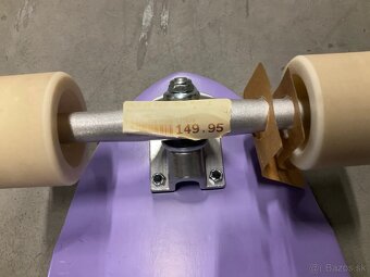 UPLNE NOVY SKATEBOARD - 3
