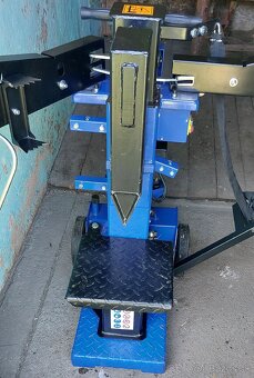 Scheppach Vertikálny štiepač dreva COMPACT 15 T, 3500W, 400 - 3