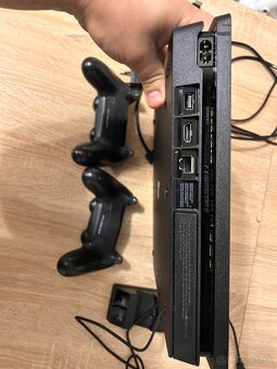 PlayStation 4 Slim 1TB vo výbornom stave - 3