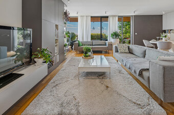 Príjemný  4 izbový byt na KOLIBE s vnútorným bazénom, saunou - 3