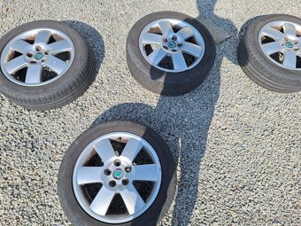 Skoda fabia 1.4 16V 72kW vybava - 3