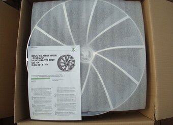 18" alu ŠKODA PEGASUS originál 100 % stav. - 3
