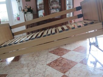 Polohovateľná elektrická posteľ - 3