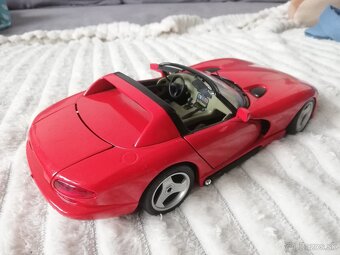 1:18 DODGE Viper RT10 1992 Bburago cervena cabrio - 3
