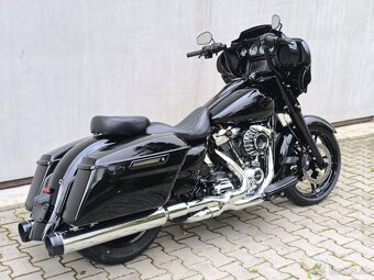 Harley Davidson Street Glide - 3
