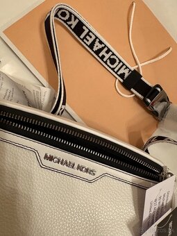 Michael Kors kabelka - 3