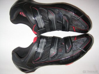 SPECIALIZED vel. 45 - 3