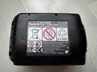 Makita akumulátor + nabíjačka - 3