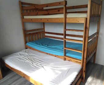 Dvojposchodová posteľ s prístelkou ,uložným priestorom - 3
