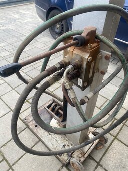 Predam torzo štiepačky bez hydraulickeho valca - 3