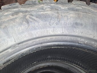 Bf-goodrich all terrain 265/65/R17 - 3