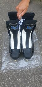 Korčule CCM a Chrániče na korčuľovanie - 3