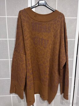 Oversize hnedé pletené šaty - 3