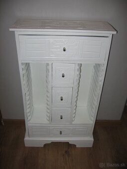 Komoda - 3