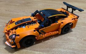 - - - LEGO Technic - Chevrolet Corvette ZR1 (42093) - - - - 3