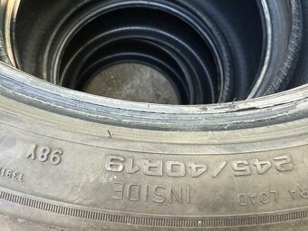 Predam 2 letne pneu 245/40 R19 Goodyear DOT:0923 - 3