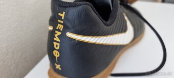 Originál NIKE halovky 42 - 3