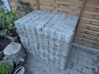Zámková dlažba Uni-L sivá (17 m², hrúbka 6 cm) - 3