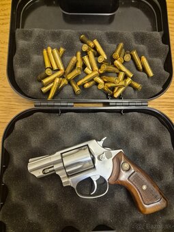 Revolver Taurus - 3
