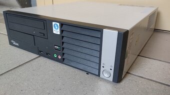 Predám stolný počítač Fujitsu Siemens Esprimo E5625 - 3