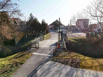 Lukratívny stavebný pozemok v parku pri potoku, nádher… - 3