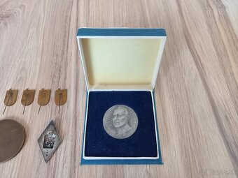 Odznaky a medaile - 3