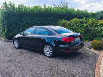 Predám VW Jetta 1.6Tdi DSG - 3