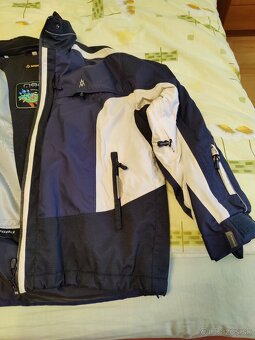 lyžiarská bunda, okuliare a rukavice - 3