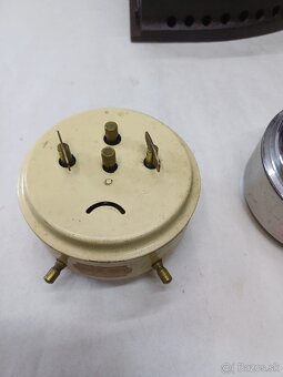 Predám starožitnu žehličku dobrom stave - 3