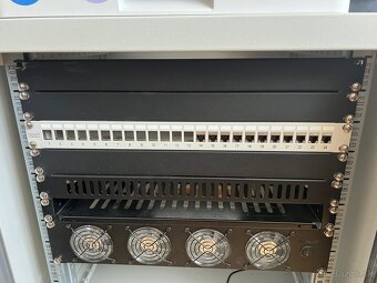 12U Rack Legrand + prislusenstvo - 3