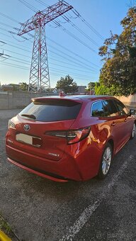 Toyota Corolla TS 1.8 Hybrid Executive (2019) - 3